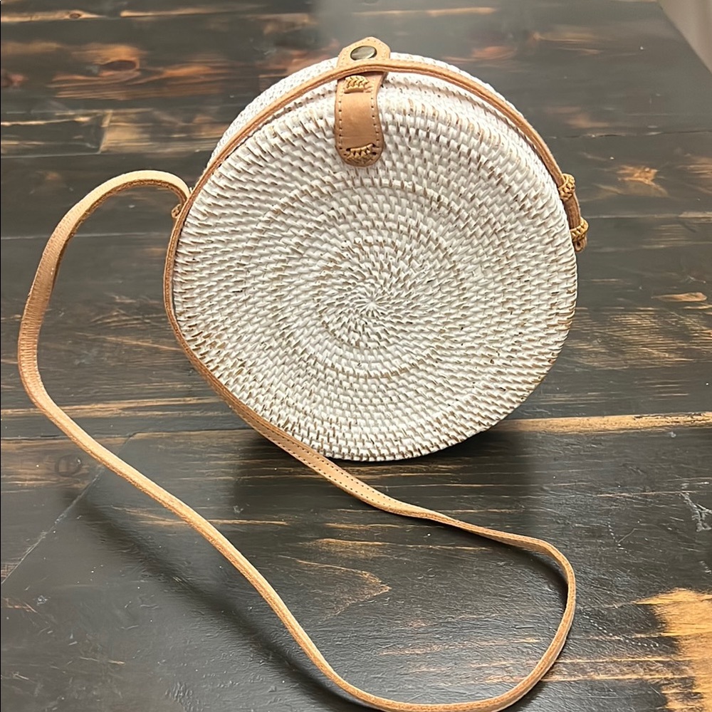 Round Woven White and Tan Crossbody Bag